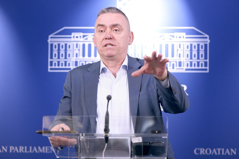 Ćipe za broj poginulih na cestama okrivio medije. "Od ustaša lani nitko nije poginuo"