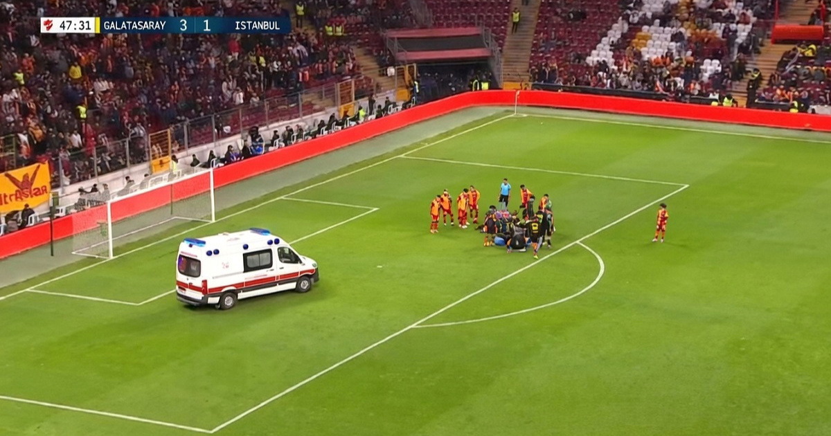 VIDEO Stravičan sudar u Turskoj. Igraču vadili jezik, golmana odvela hitna