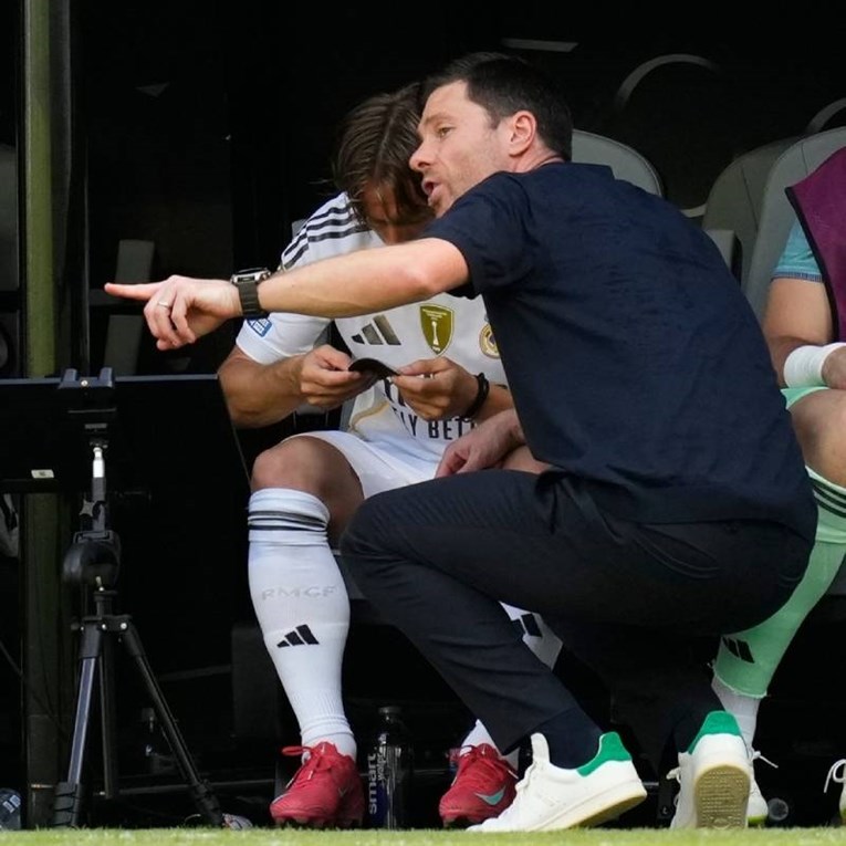 Alonso bi zadržao Modrića u Realu? "Ne smetaš, ti si jedan od nas"