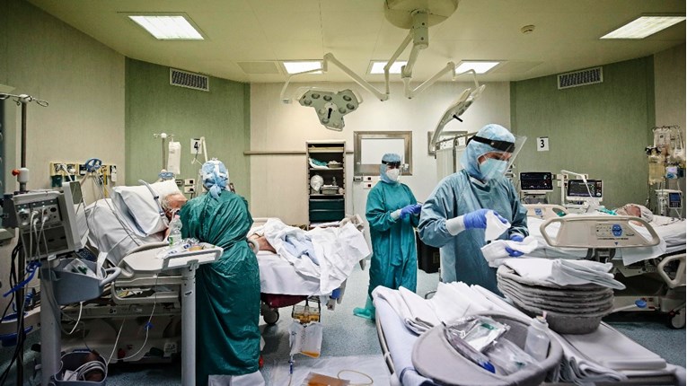 Pao broj novozaraženih, umrlih i hospitaliziranih u Italiji