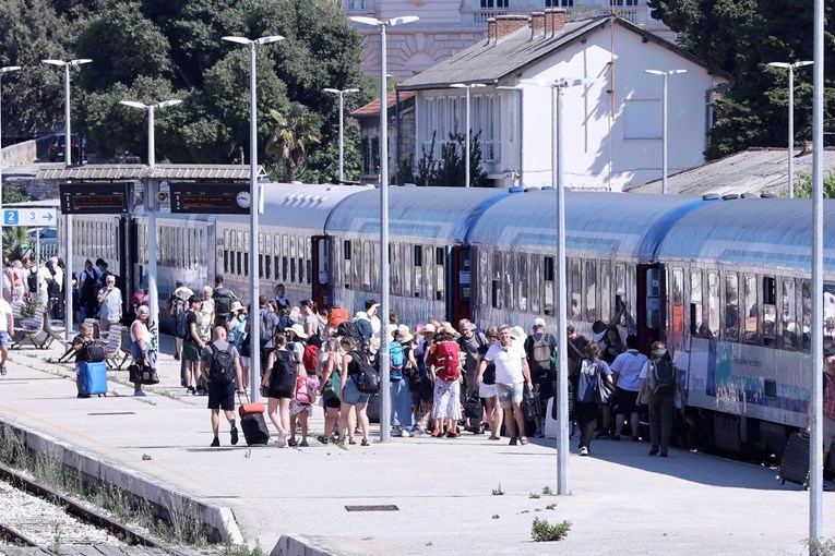 FOTO Ovako izgleda Split početkom srpnja, u grad stigli brojni turisti