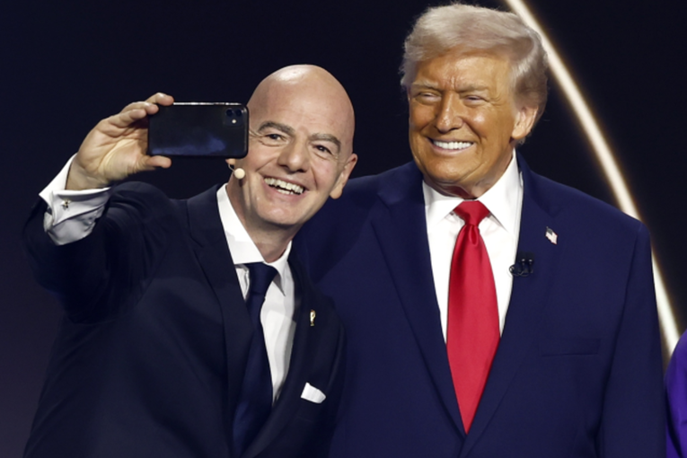 Ovo je priča iza toga kako je Trump poništio crveni karton igrača SAD-a