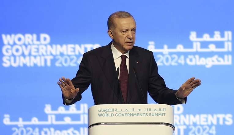 Erdogan nudi Rusiji i Ukrajini mirovne pregovore u Turskoj