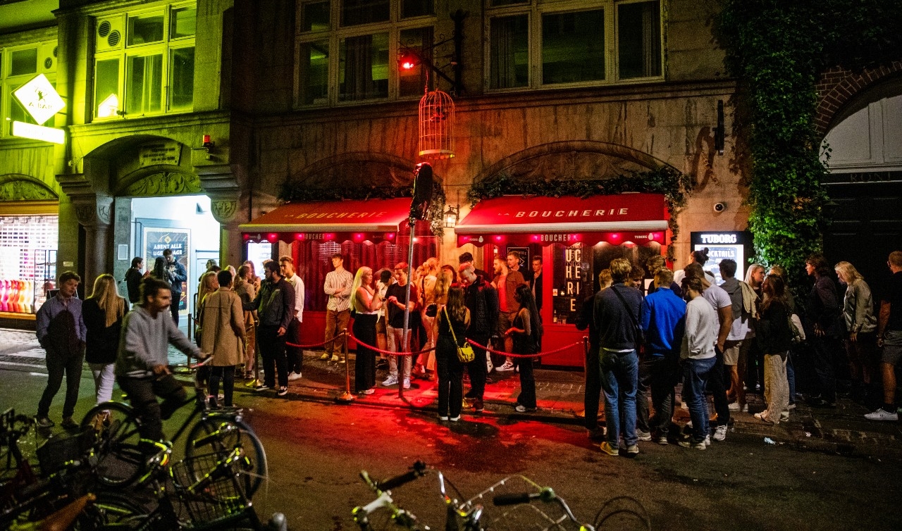 Brojke u Danskoj rastu, ponovno je uvela covid-potvrde