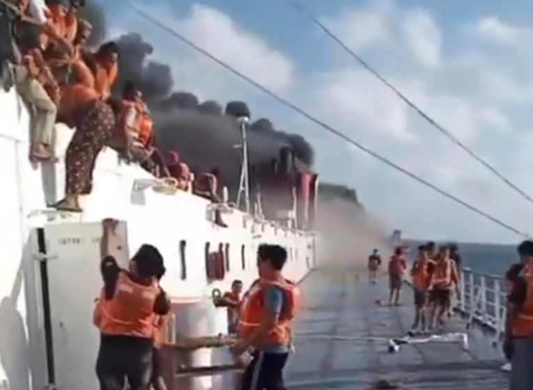 VIDEO U Indoneziji gori trajekt, deseci nestalih, petero mrtvih