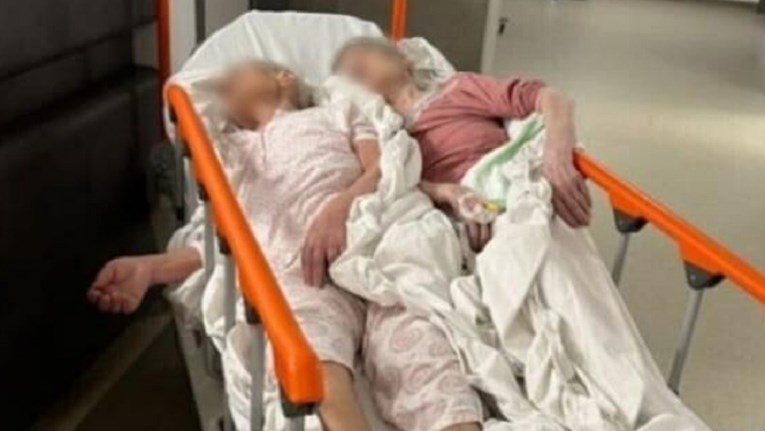 FOTO Dvije starije žene u sisačkoj bolnici na istom ležaju. Ravnatelj: Bilo je kratko