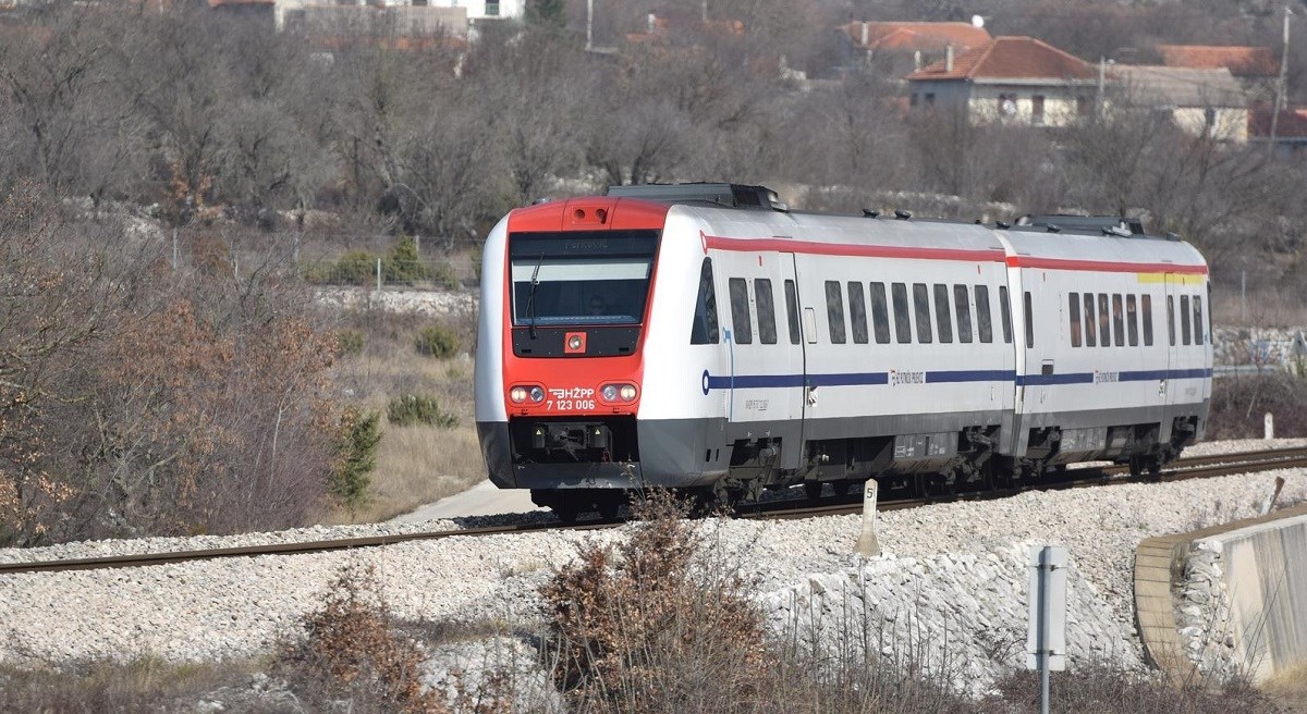 HŽ-ov vlak nije krenuo jer kondukter nije došao na posao
