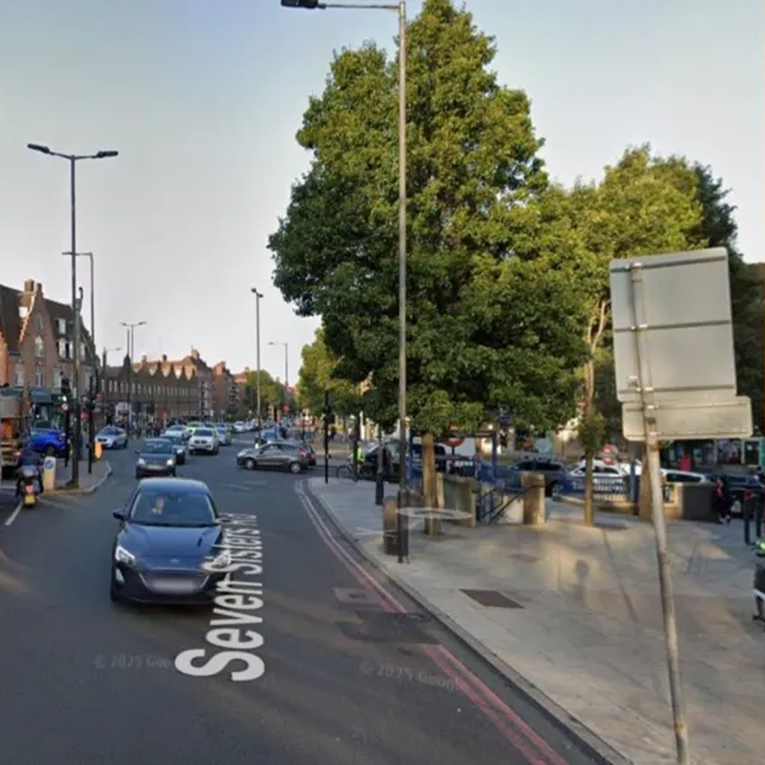 Tinejdžerice u Londonu prebile muškarca, sve snimile. Optužene za ubojstvo iz nehaja