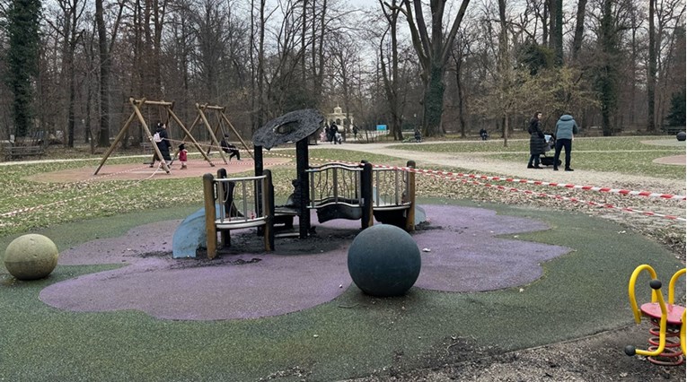 VIDEO Netko je spalio dječju spravu na igralištu u parku Maksimir. "To je ludo"