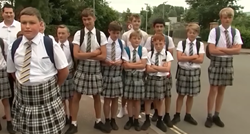 Škola je dječacima zabranila kratke hlače: "Ako im je vruće, mogu nositi suknje"