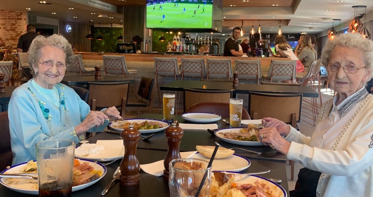 Najstarije blizanke u Britaniji otkrile tajnu dugog života. Svidjet će vam se