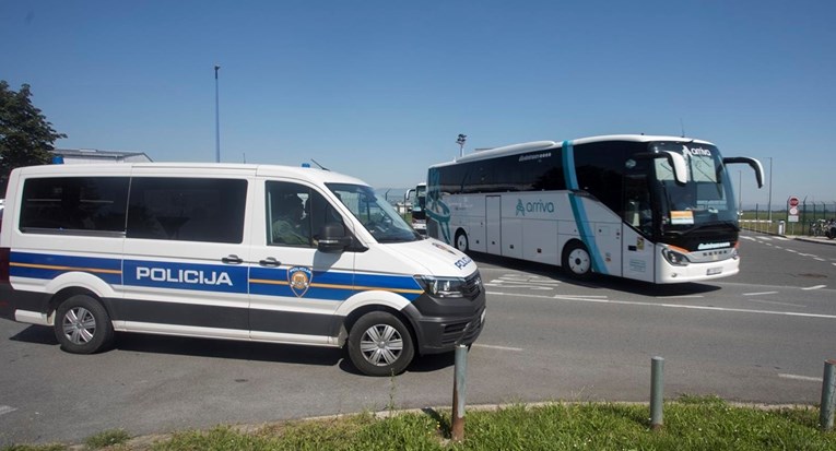 Vozač školskog autobusa u Zagrebu vozio bez ugovora i dozvole. Uhvatili ga inspektori