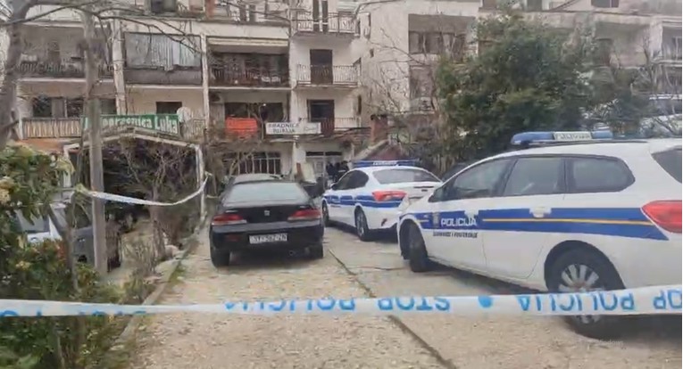 Na balkon kuće u Splitu bačena bomba, policija privela sina vlasnice stana