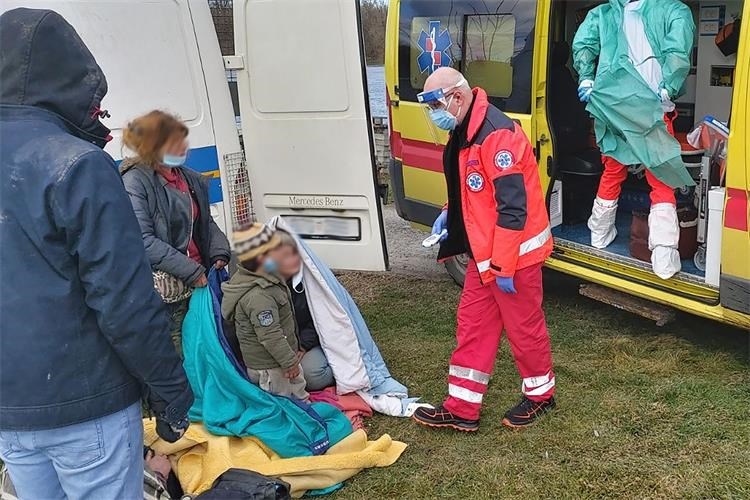 Policija u Kopačkom ritu spasila skupinu migranata, među njima i dvoje djece