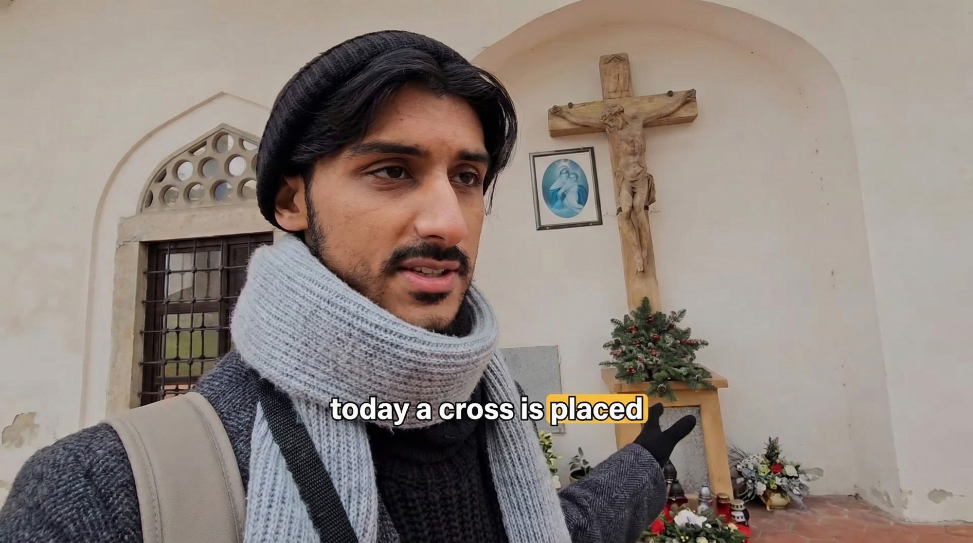 VIDEO Musliman snima "bivše džamije" po Europi, u Đakovu klanjao ispred crkve