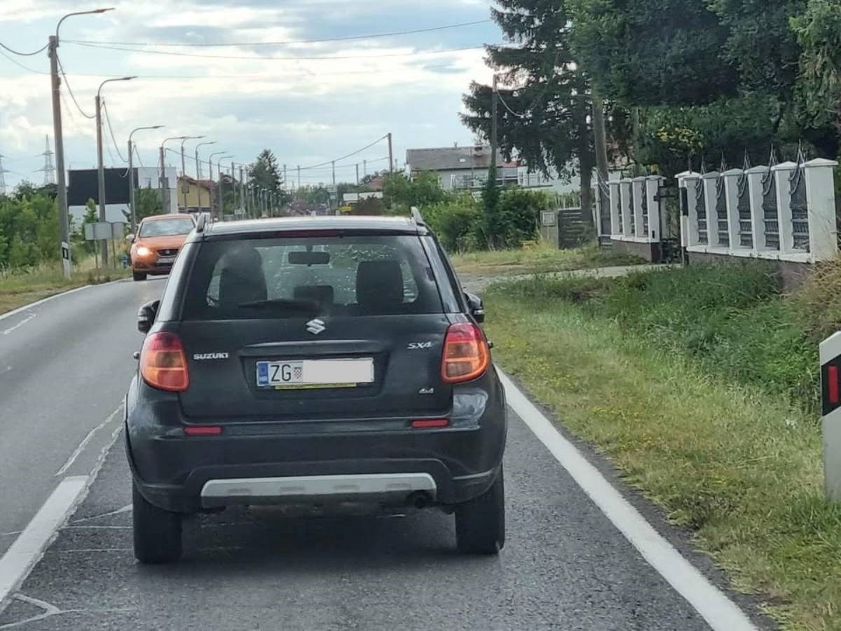 Uočavate li sigurnosni problem na ovom automobilu zagrebačkih registracija?