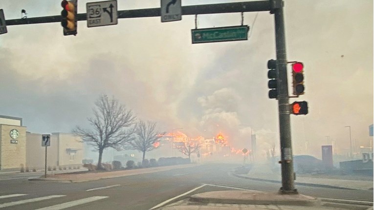 Dvije osobe nestale u požaru u Coloradu, tisuće su evakuirane