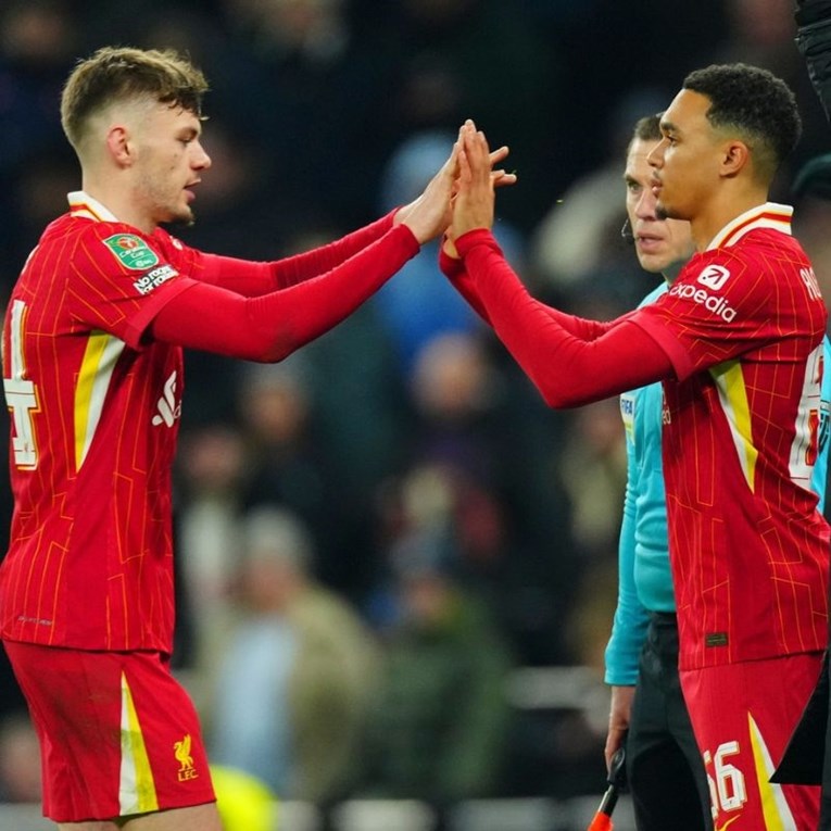 Liverpool ima zamjenu za Alexander-Arnolda. Nude mu osam puta veći ugovor