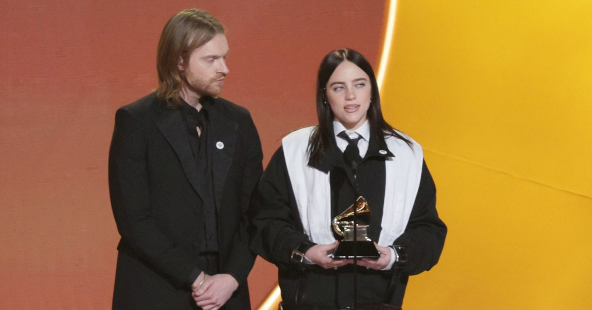 Brat Billie Eilish: Vidim da su moćni bijeli starci ogorčeni zbog govora moje sestre