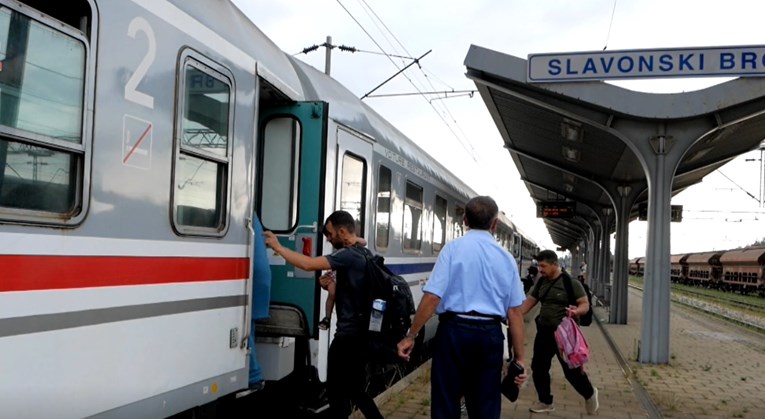Uveden vlak od Vukovara i Vinkovaca do Splita. Putuje se 14 sati, evo cijena
