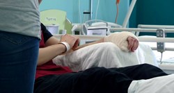 VIDEO U KB-u Dubrava dečku spasili odrezanu šaku