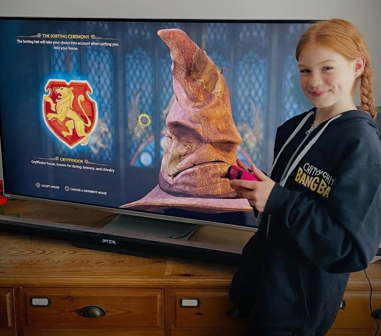 HBO-ov "Harry Potter" traži novu glumicu za ulogu Ginny zbog "nepredviđenih okolnosti"