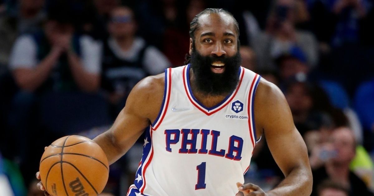Harden na debiju za Sixerse učinio ono za što su Simmonsu trebale četiri godine