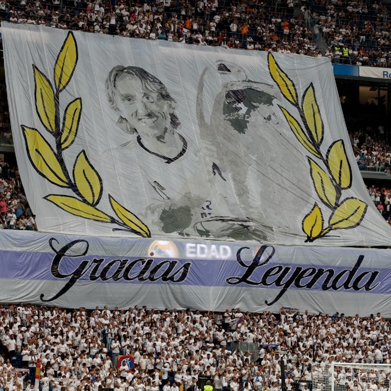 Ovo je koreografija kojom su se navijači Reala oprostili od Modrića