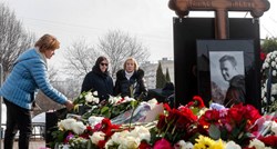 Rusi se i danas okupljaju oko groba Navalnog