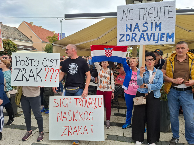 Ljudi u centru Našica zbog spaljivanja otpada iz Gospića: "Smrad je gori nego prije"