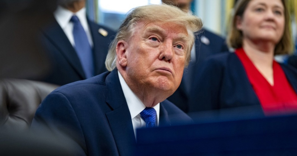Trump razmatra preventivna pomilovanja za članove administracije