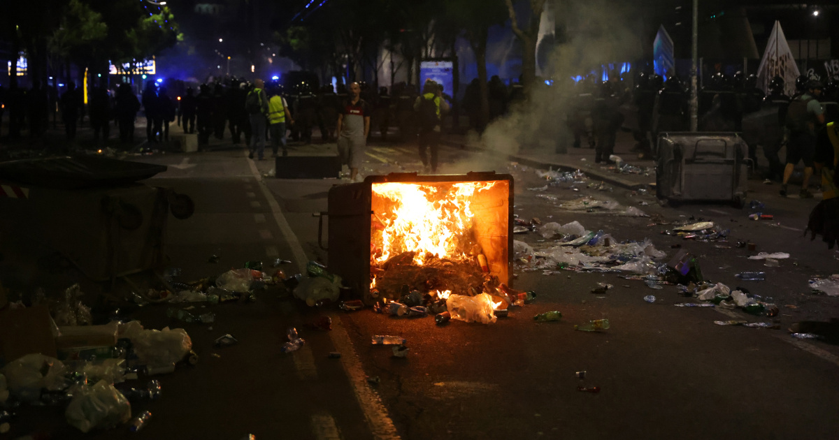 Velika previranja u Srbiji pred izbore. Studenti marširaju, novinari napuštaju N1