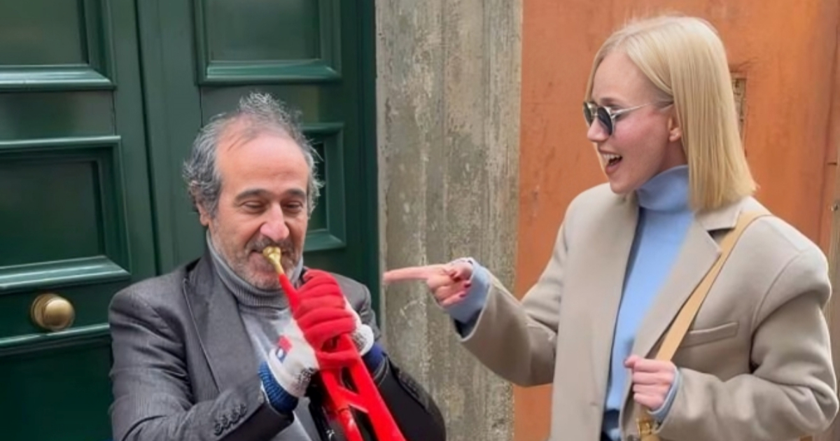 Jelena Rozga zapjevala s uličnim sviračem u Rimu, podijelila je video