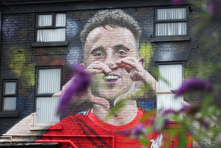 Liverpool otkrio spomenik Diogu Joti i njegovom bratu na Anfieldu