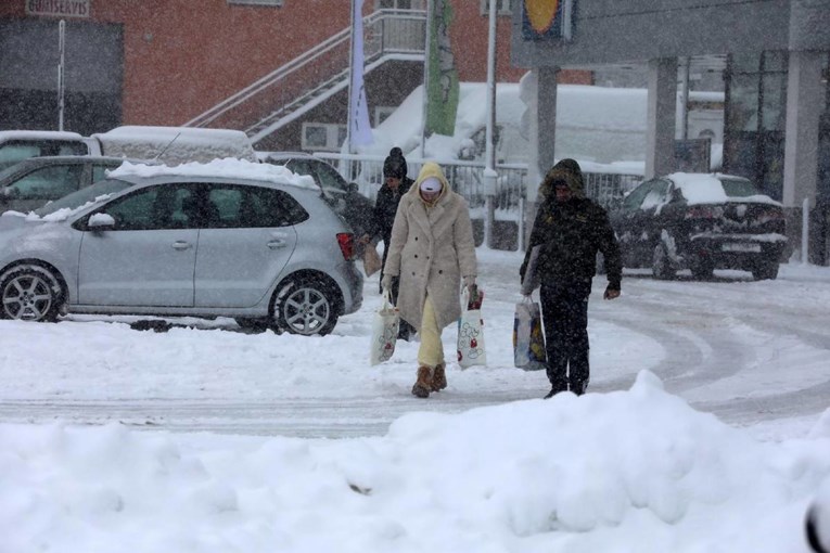 Snijeg i olujna bura u Rijeci i okolici 
