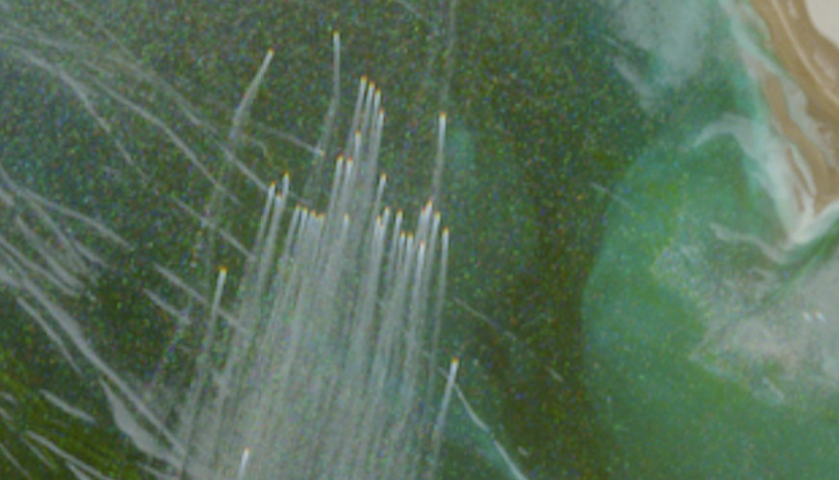 Ovo je satelitska snimka "roja" brzih iranskih ratnih čamaca kod Hormuza