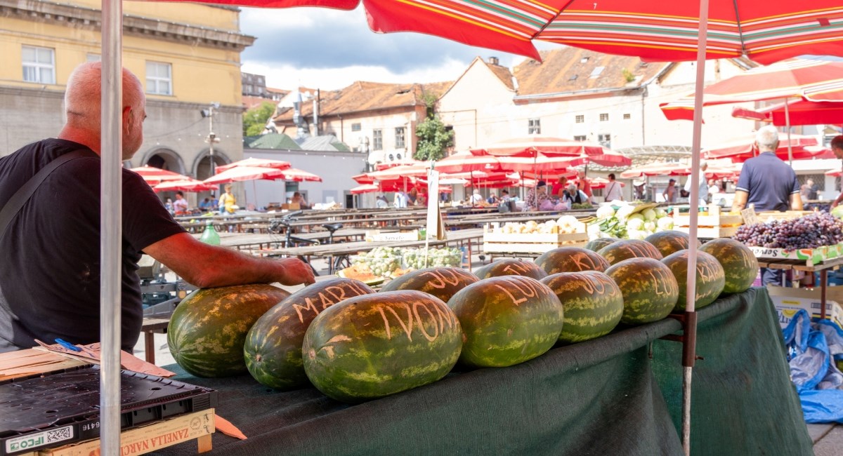 Prodavač na Dolcu dosjetio se genijalne ideje, prodaje personalizirane lubenice