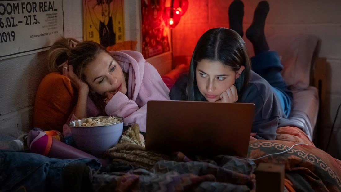 Kći Adama Sandlera zvijezda je Netflixove komedije "Roommates", objavljen trailer