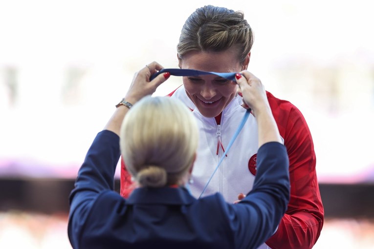 FOTO Kolinda dodijelila brončanu medalju Sandri Elkasević