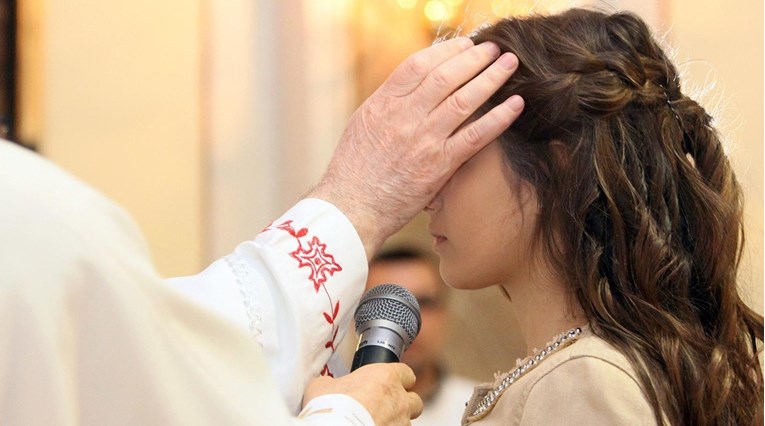 Župnik kod Rijeke otkazao krizmu. "Krizmanici su neozbiljni i nezreli"