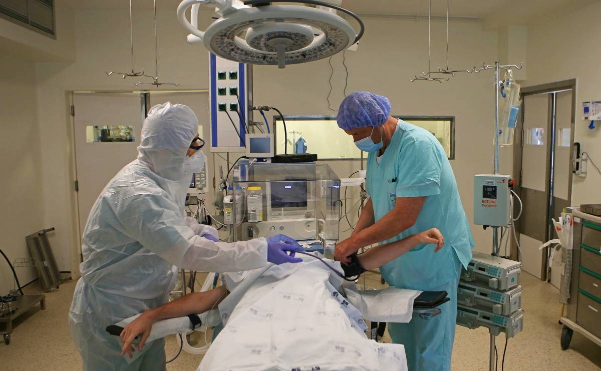 U Parizu parkovi ostaju zatvoreni, u SAD-u do sada umrlo više od 82.000 ljudi
