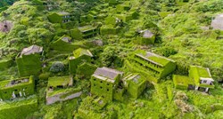 Kinesko selo napušteno je prije 20 godina, a danas ga je priroda potpuno progutala