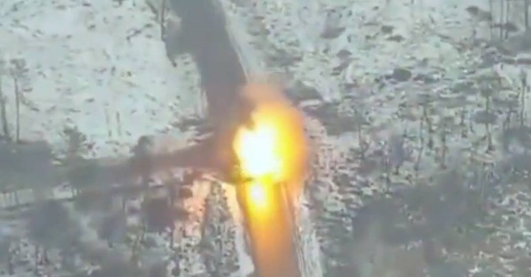 Ukrajinci objavili snimku: "Raketa Javelin i ruski tenk. Divno gori!"