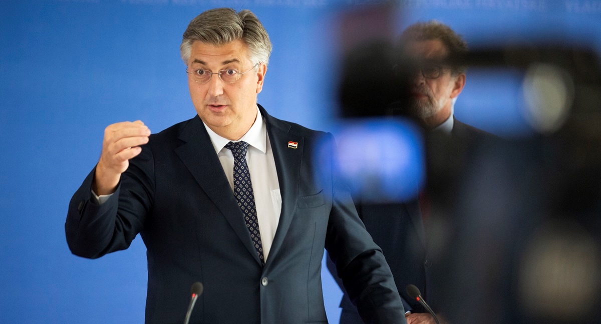 Plenković: 40% migranata na naše granice stiže nakon dolaska avionom u regiju