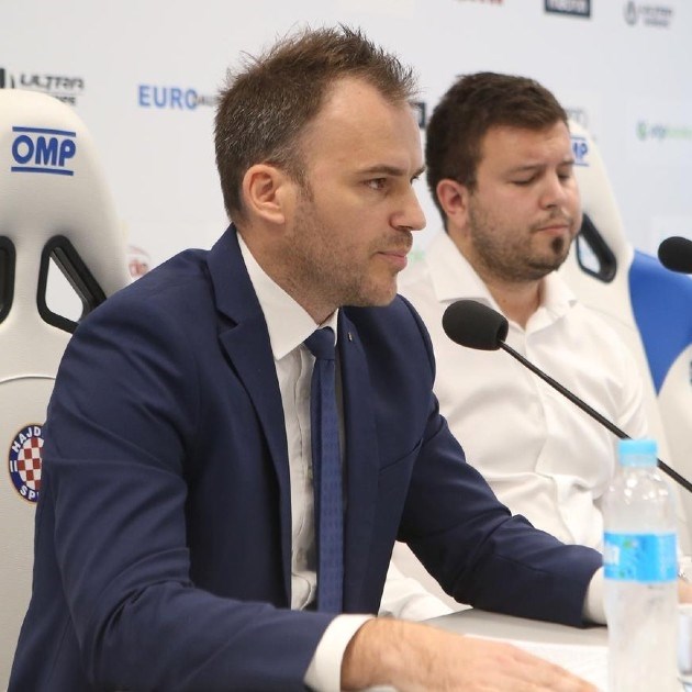Bio je predsjednik NO Hajduka. Sada je preuzeo slovenskog prvoligaša