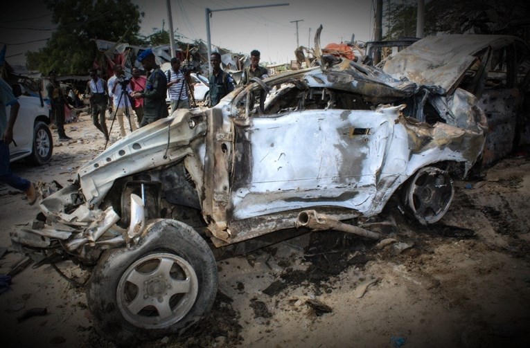 U napadu autobombom u Somaliji poginulo najmanje 90 ljudi, većina su studenti