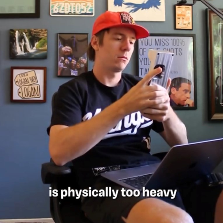 Viralni izum: Maska za mobitel od 3 kg smanjuje vrijeme pred ekranom na 2 sata