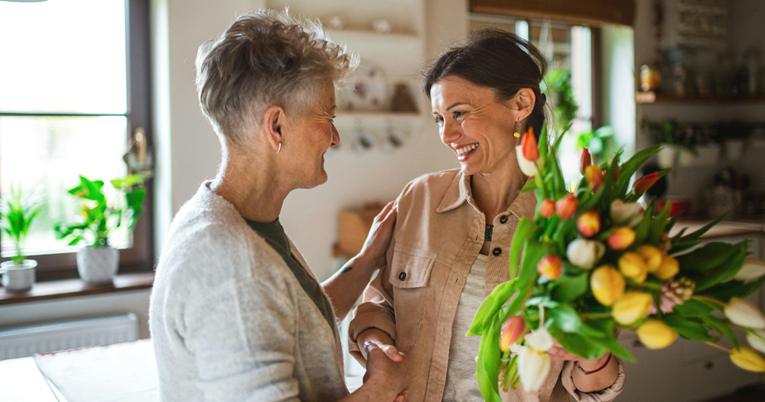 Odrasli koji često posjećuju roditelje obično imaju 6 razloga, pokazuju istraživanja