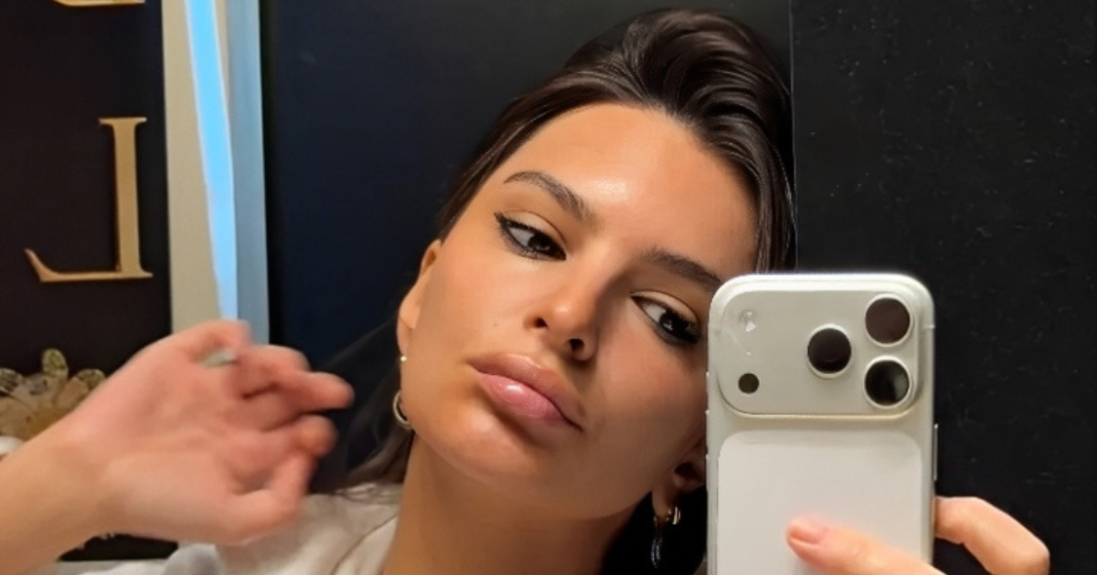 Emily Ratajkowski zablistala u dijamantima - i ničemu drugom