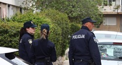 Muškarac u Splitu došao s palicom u lokal i napao mladića. Obojica u bolnici